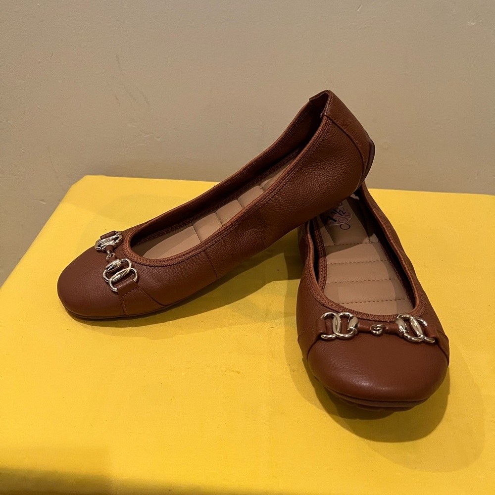 Me Too Cognac Flats 7.5